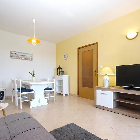 Family Friendly House With A Swimming Pool Valbandon, - 20772 * Fazana