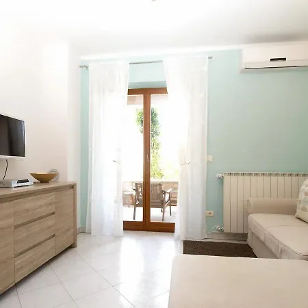 Family Friendly House With A Swimming Pool Valbandon, - 20772 Holiday home *